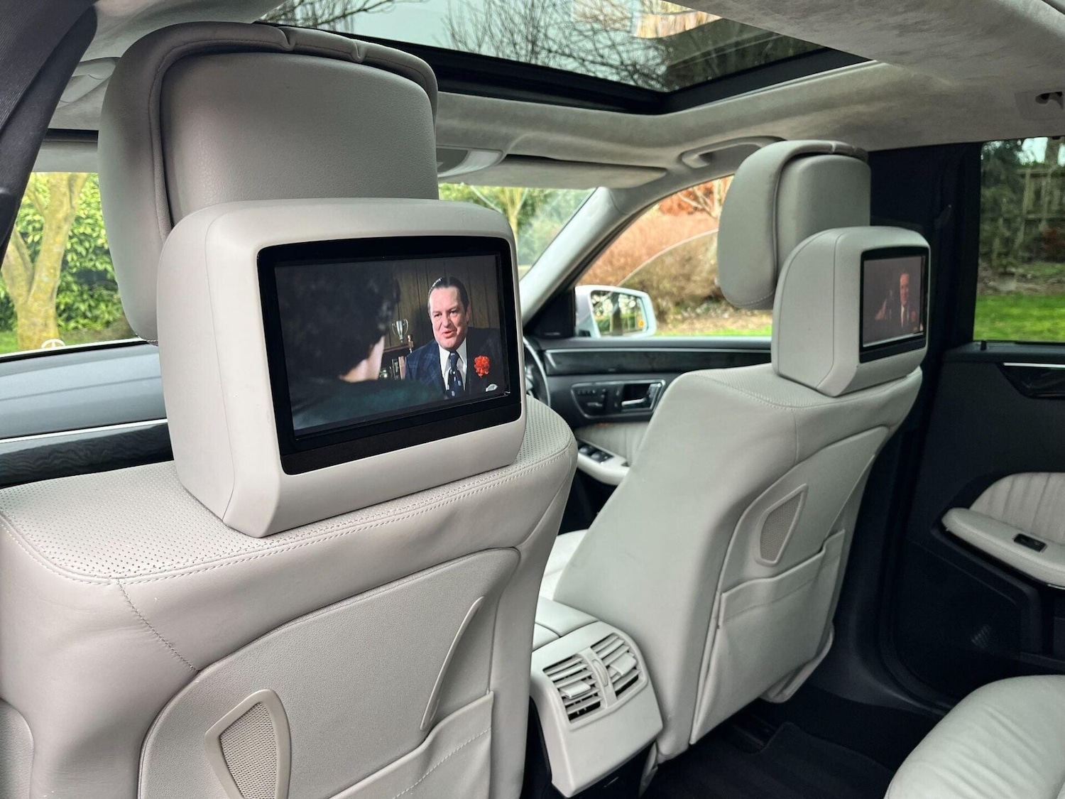 Used Mercedes-Benz E Class 2011 for sale - 77223157: Photo 7