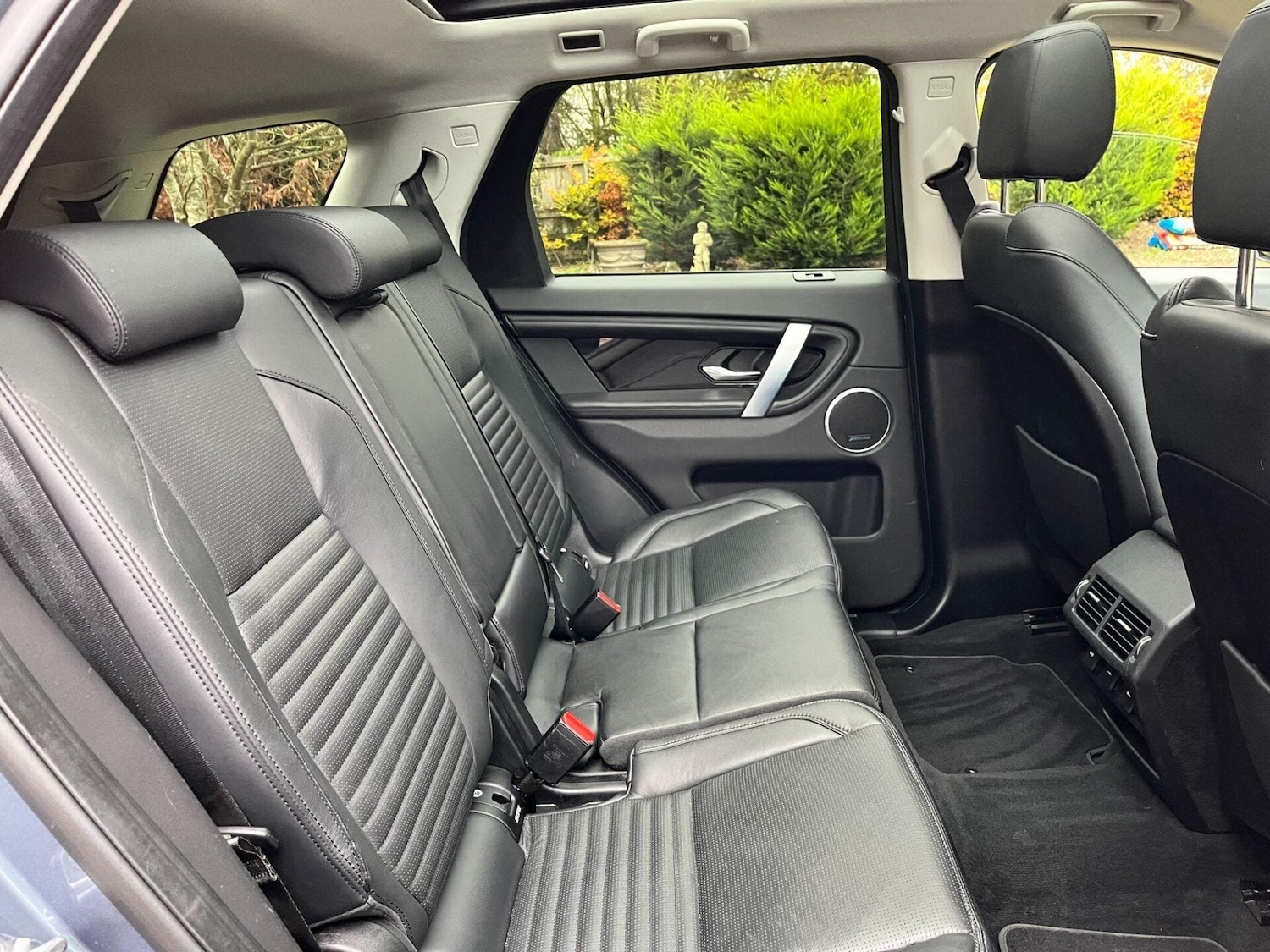 Used Land Rover Discovery Sport 2020 for sale - 76776431: Photo 4