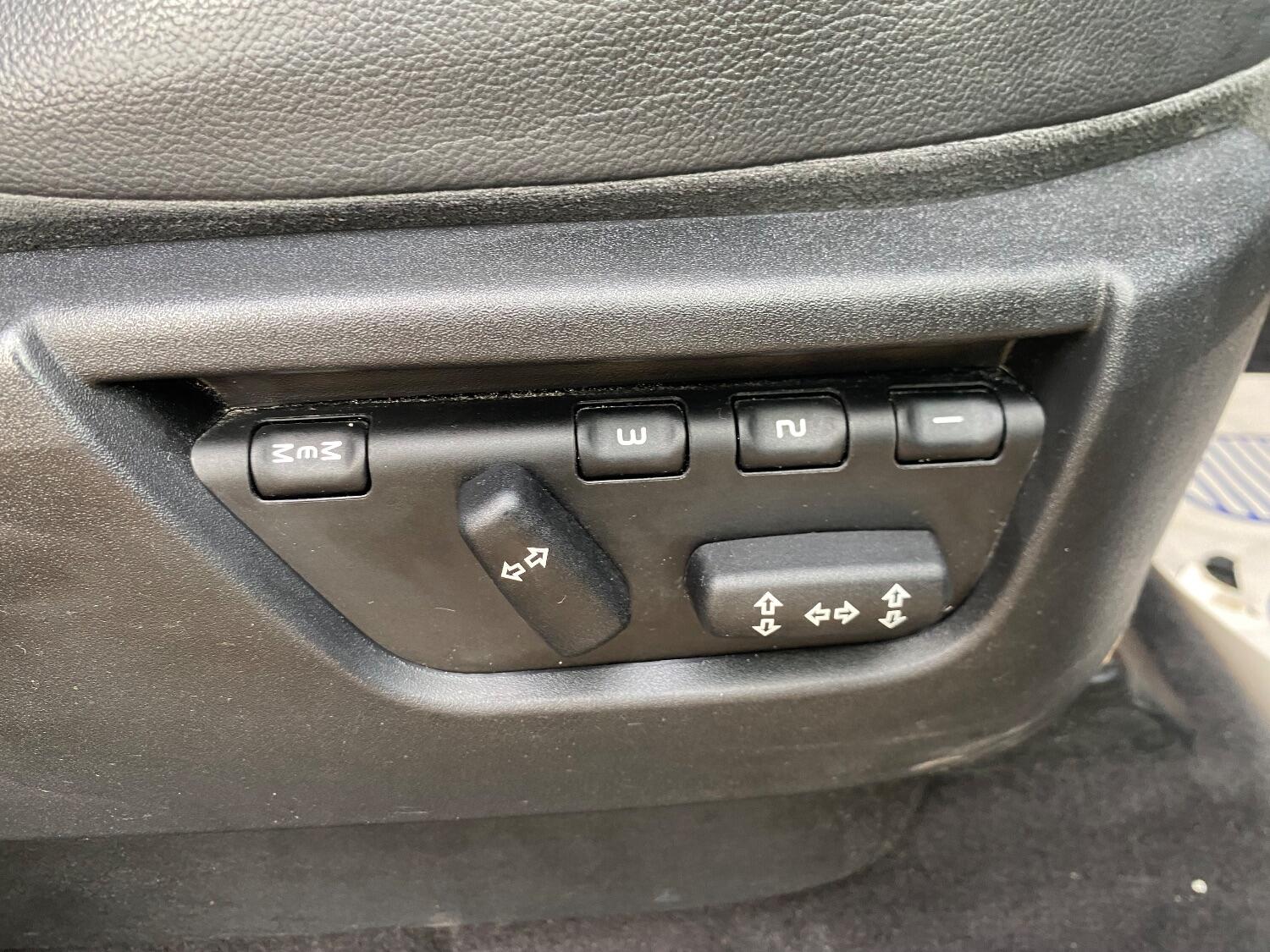 Used Land Rover Freelander 2 2010 for sale - 76211847: Photo 24