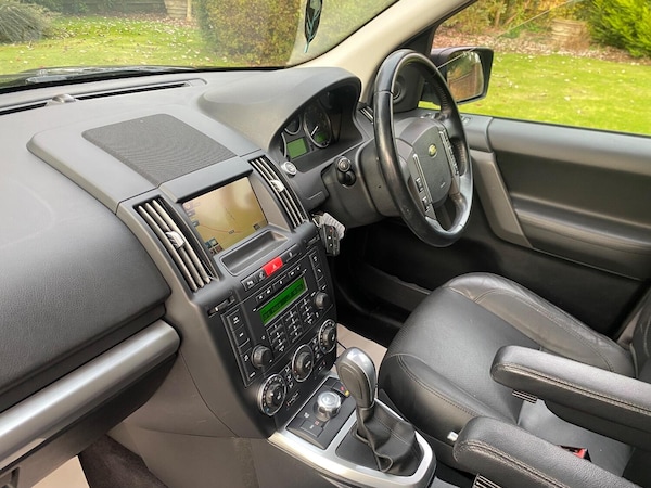Used Land Rover Freelander 2 2010 for sale - 76211847: Photo 2