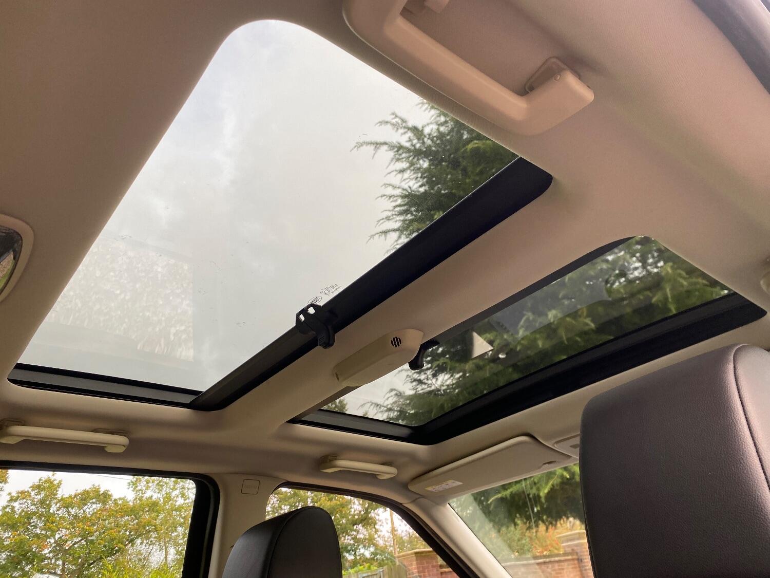 Used Land Rover Freelander 2 2010 for sale - 76211847: Photo 8