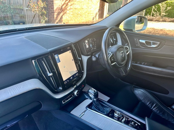 Used Volvo XC60 2017 for sale - 74067531: Photo 6