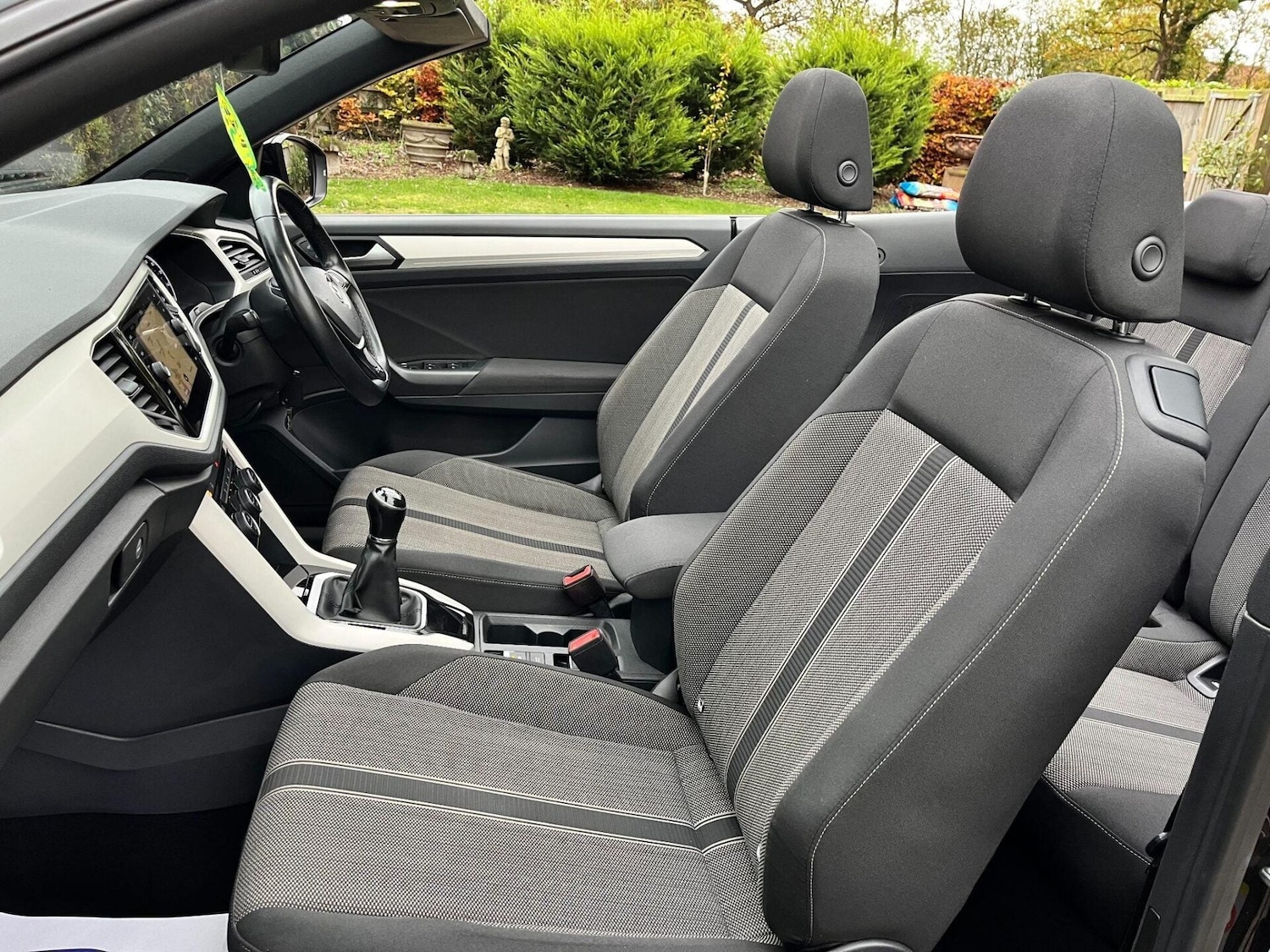 Used Volkswagen T-Roc 2020 for sale - 76776414: Photo 2