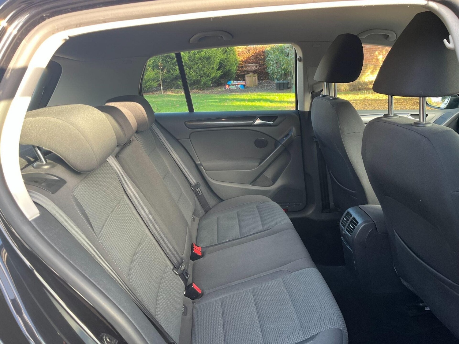 Used Volkswagen Golf 2011 for sale - 77199353: Photo 4