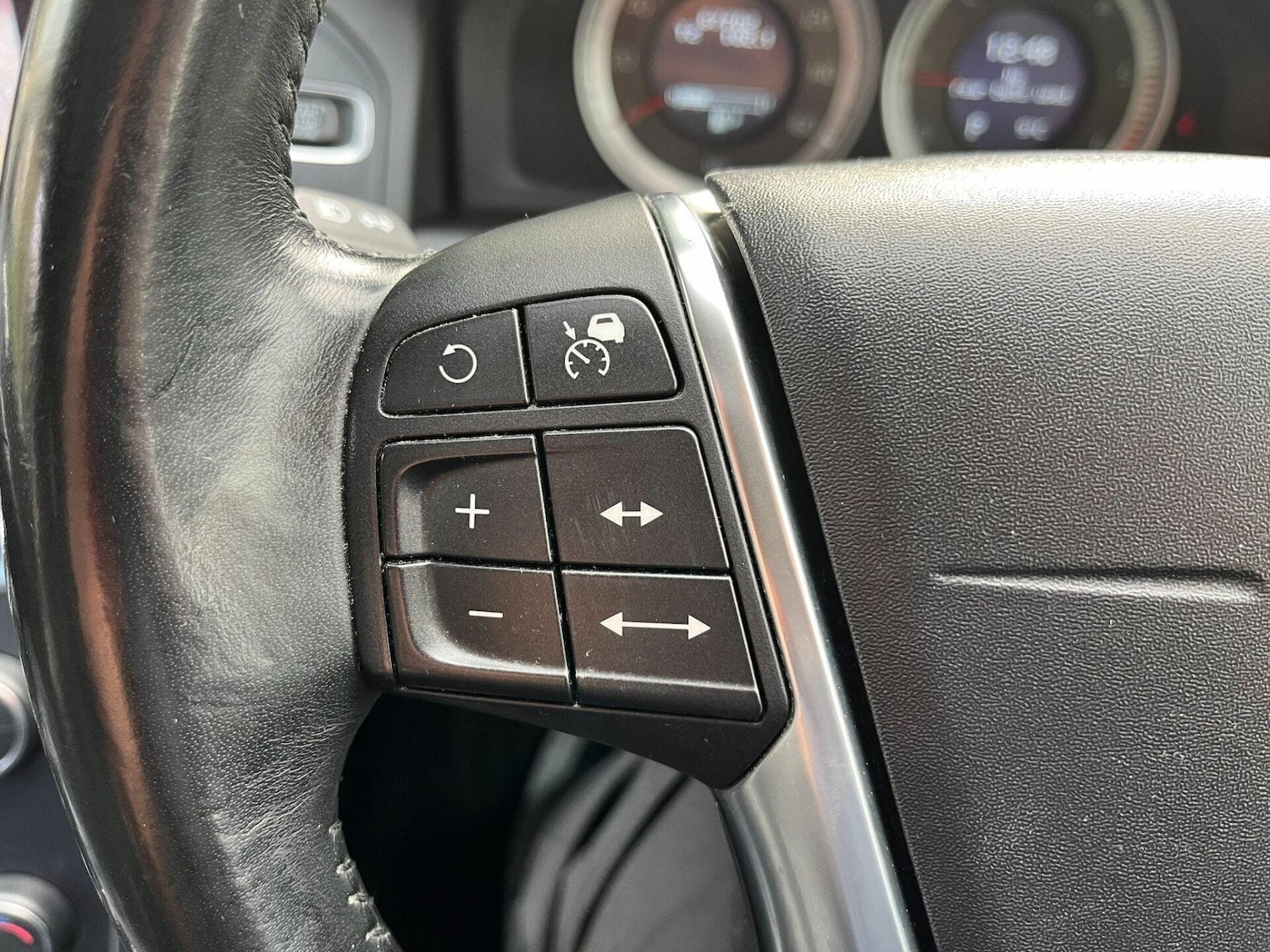 Used Volvo XC60 2012 for sale - 77199300: Photo 31