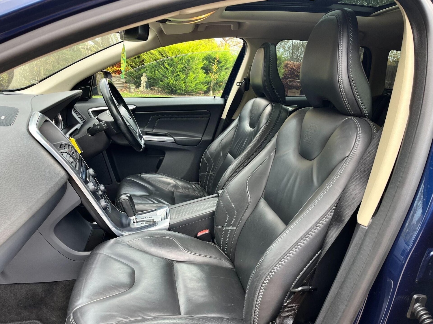 Used Volvo XC60 2012 for sale - 77199300: Photo 35