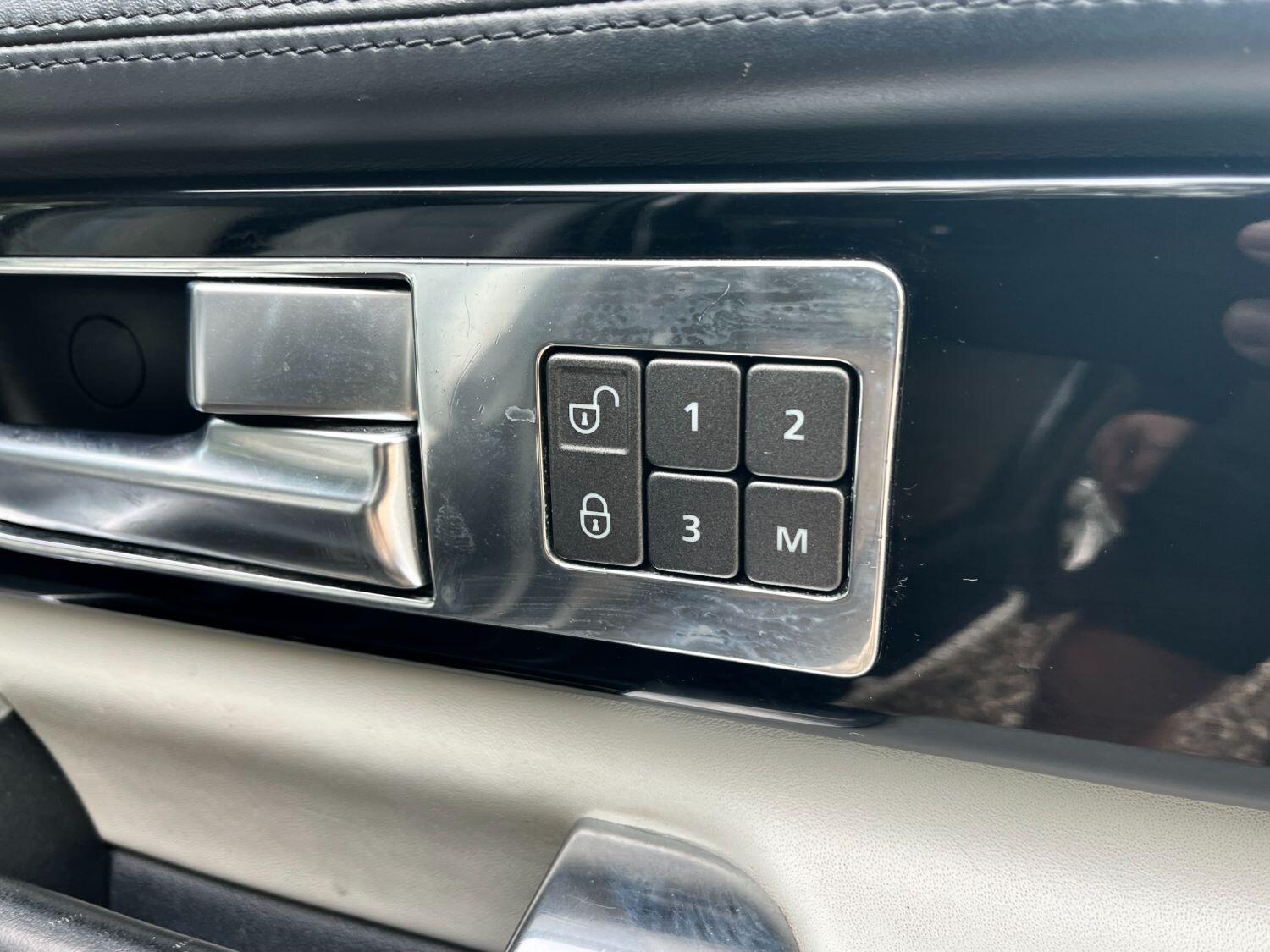 Used Land Rover Discovery 4 2014 for sale - 75779340: Photo 17