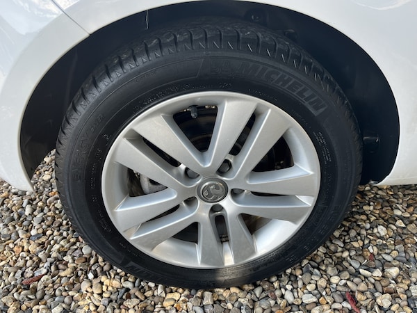 Used Vauxhall Meriva 2015 for sale - 76093712: Photo 22