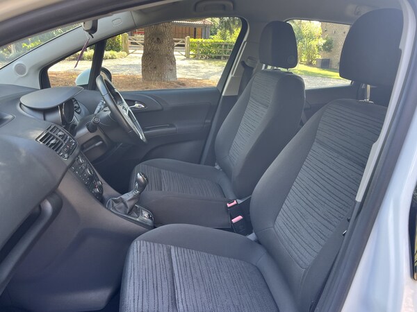 Used Vauxhall Meriva 2015 for sale - 76093712: Photo 25