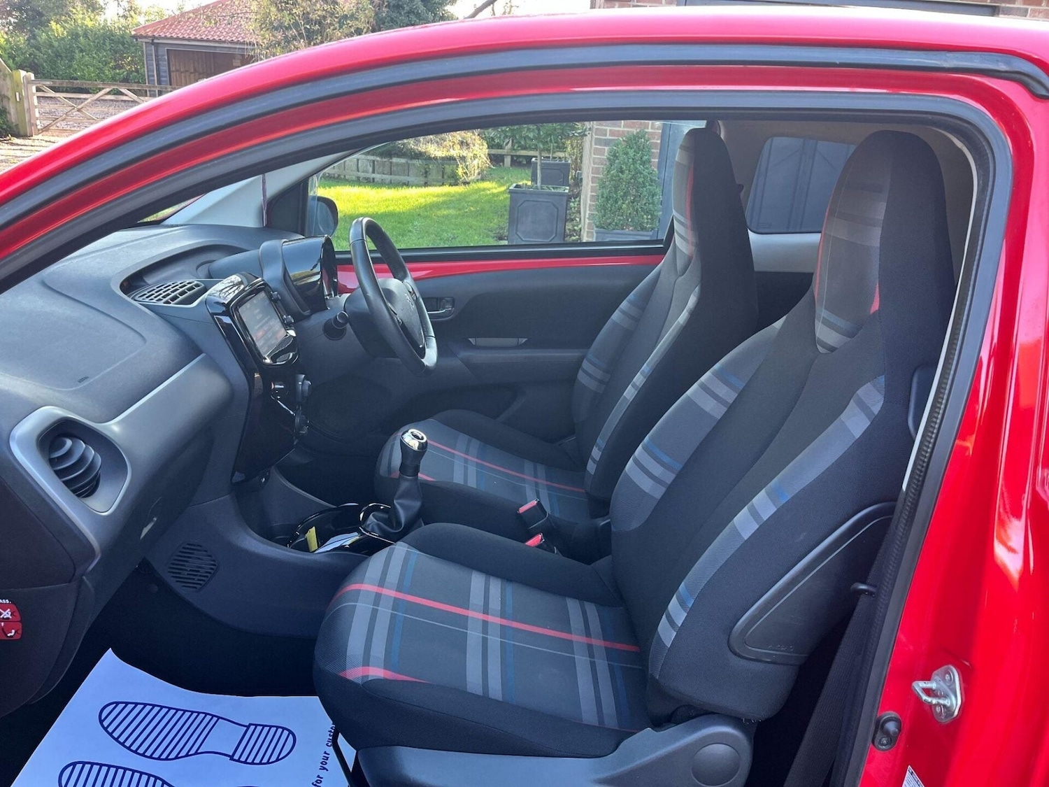 Used Peugeot 108 2015 for sale - 76776448: Photo 2