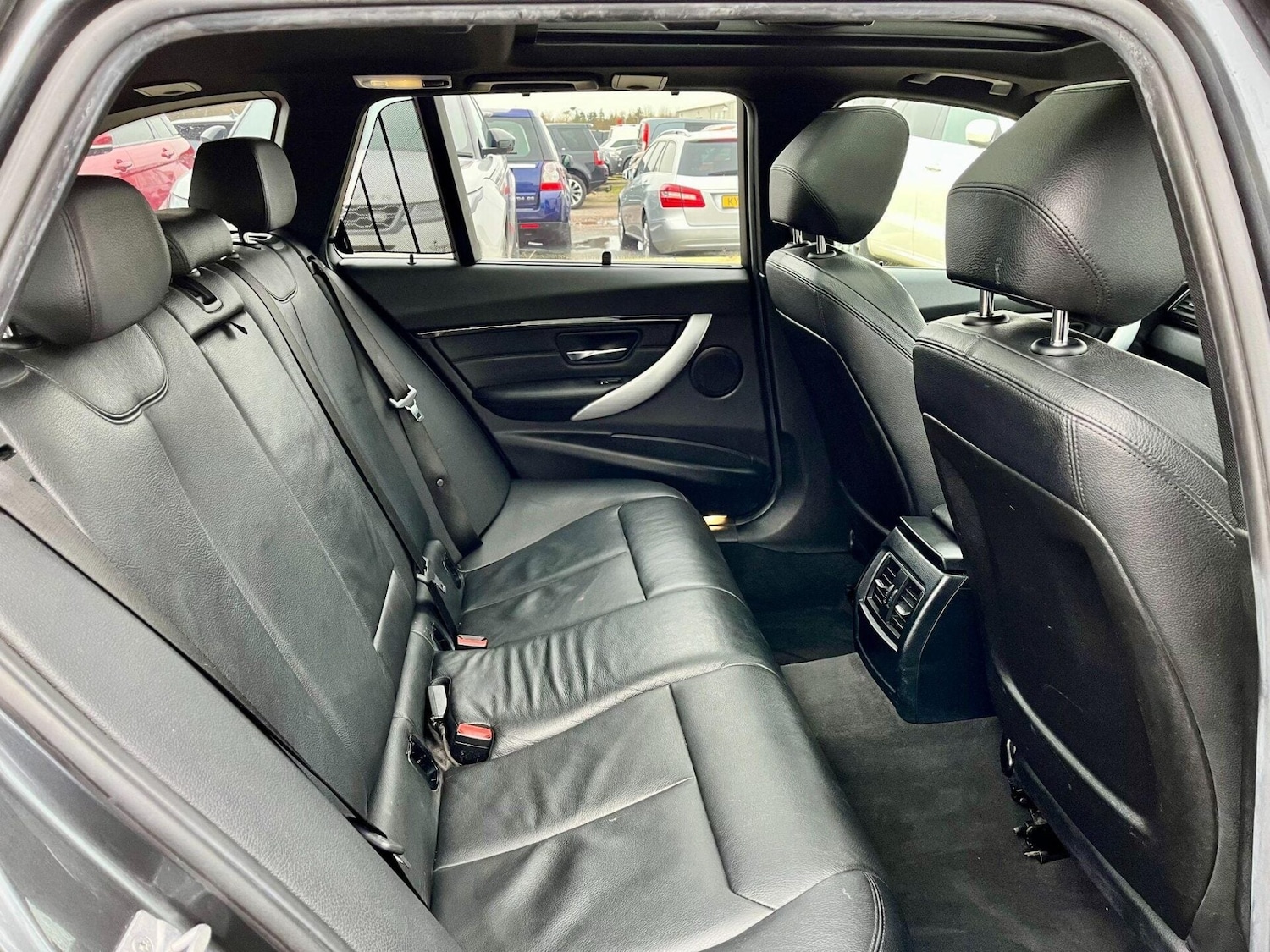 Used BMW 3 Series 2017 for sale - 77602123: Photo 2