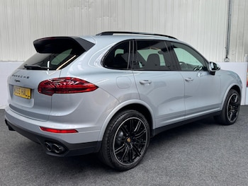 Used Porsche Cayenne 2018 for sale - 78063110: Photo