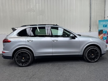 Used Porsche Cayenne 2018 for sale - 78063110: Photo