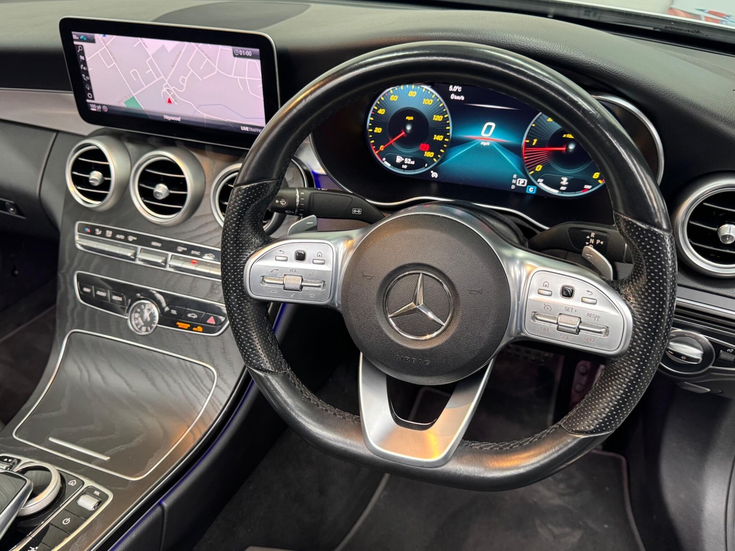 Used Mercedes-Benz C Class 2020 for sale - 76975487: Photo 10