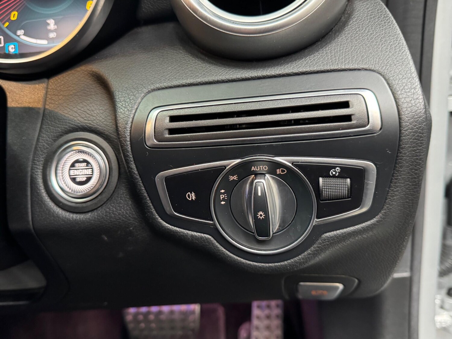 Used Mercedes-Benz C Class 2020 for sale - 76975487: Photo 22