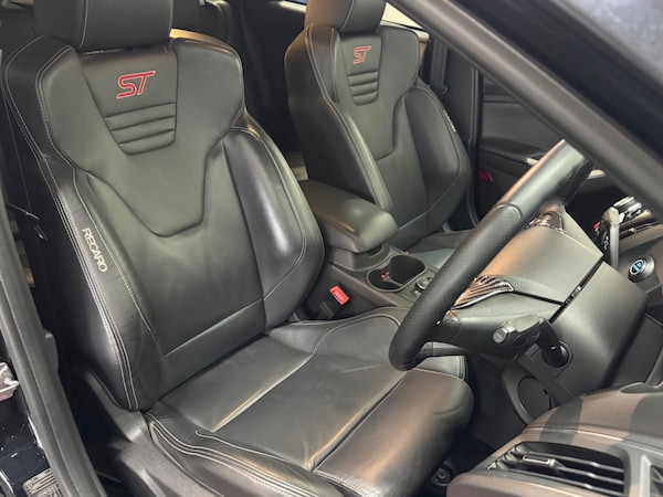 Used Ford Focus 2013 for sale - 76189888: Photo 10