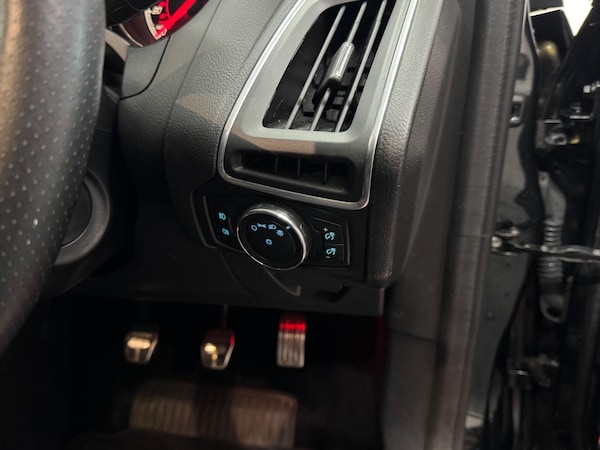 Used Ford Focus 2013 for sale - 76189888: Photo 15