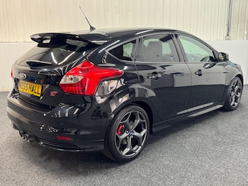 Used Ford Focus 2013 for sale - 76189888: Photo 2