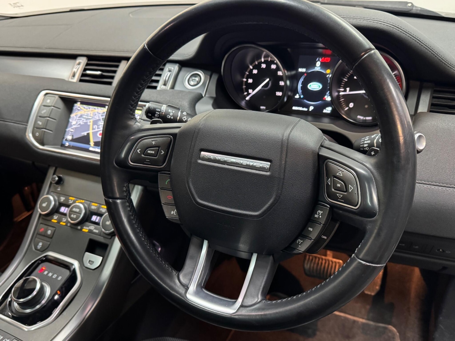 Used Land Rover Range Rover Evoque 2018 for sale - 77130565: Photo 9