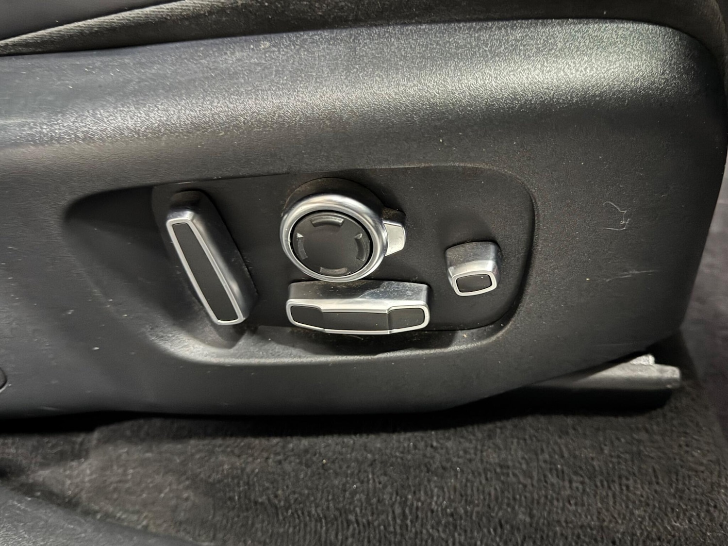 Used Land Rover Range Rover Velar 2018 for sale - 76671385: Photo 23