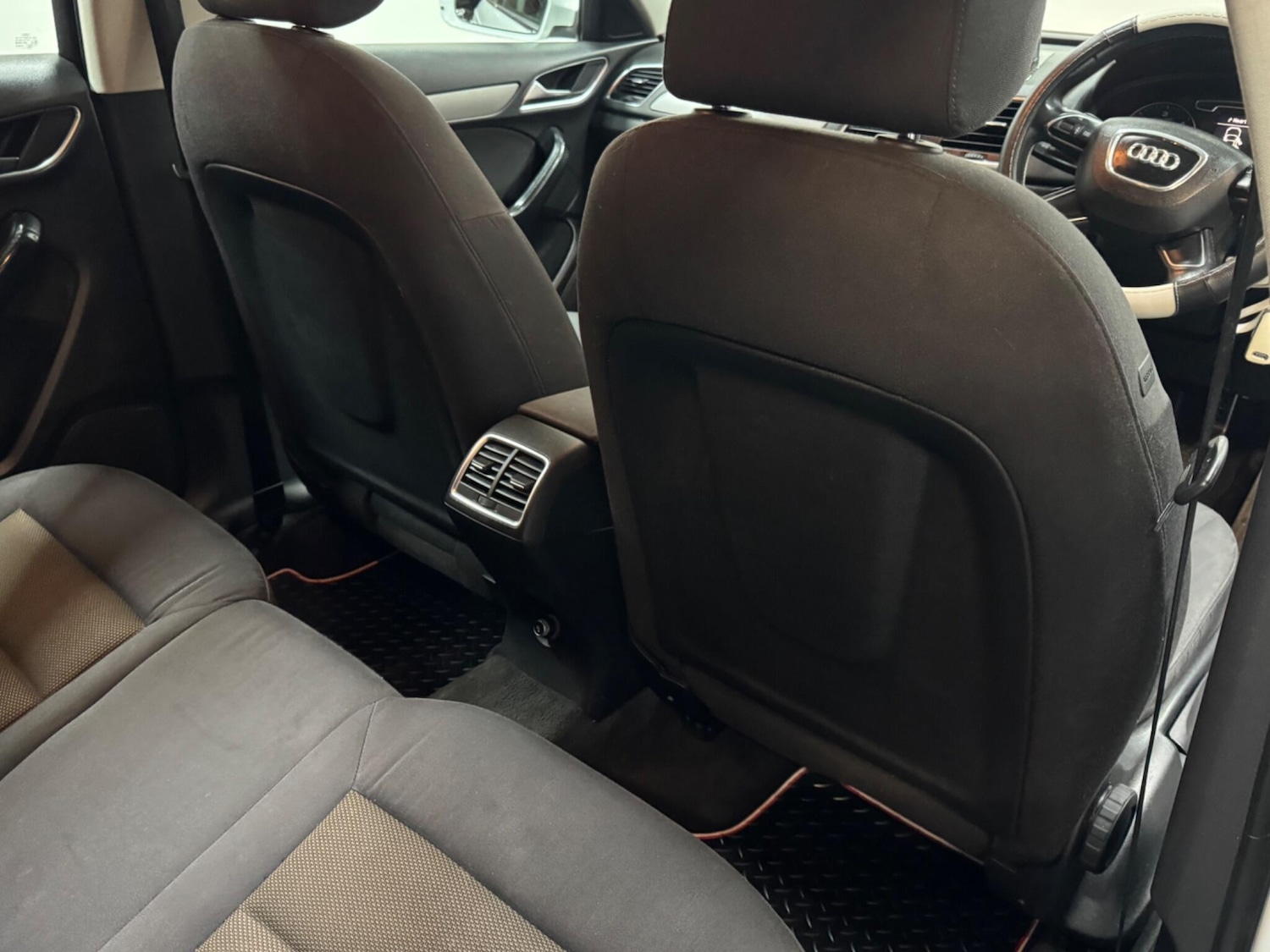 Used Audi Q3 2013 for sale - 76371135: Photo 12