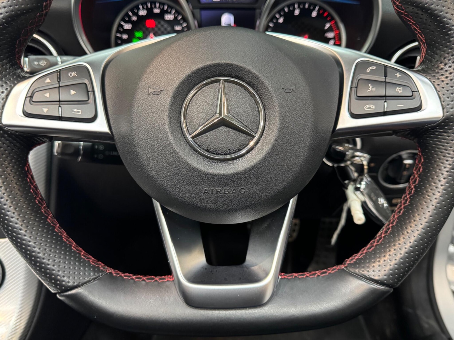 Used Mercedes-Benz SLC 2016 for sale - 76584439: Photo 23