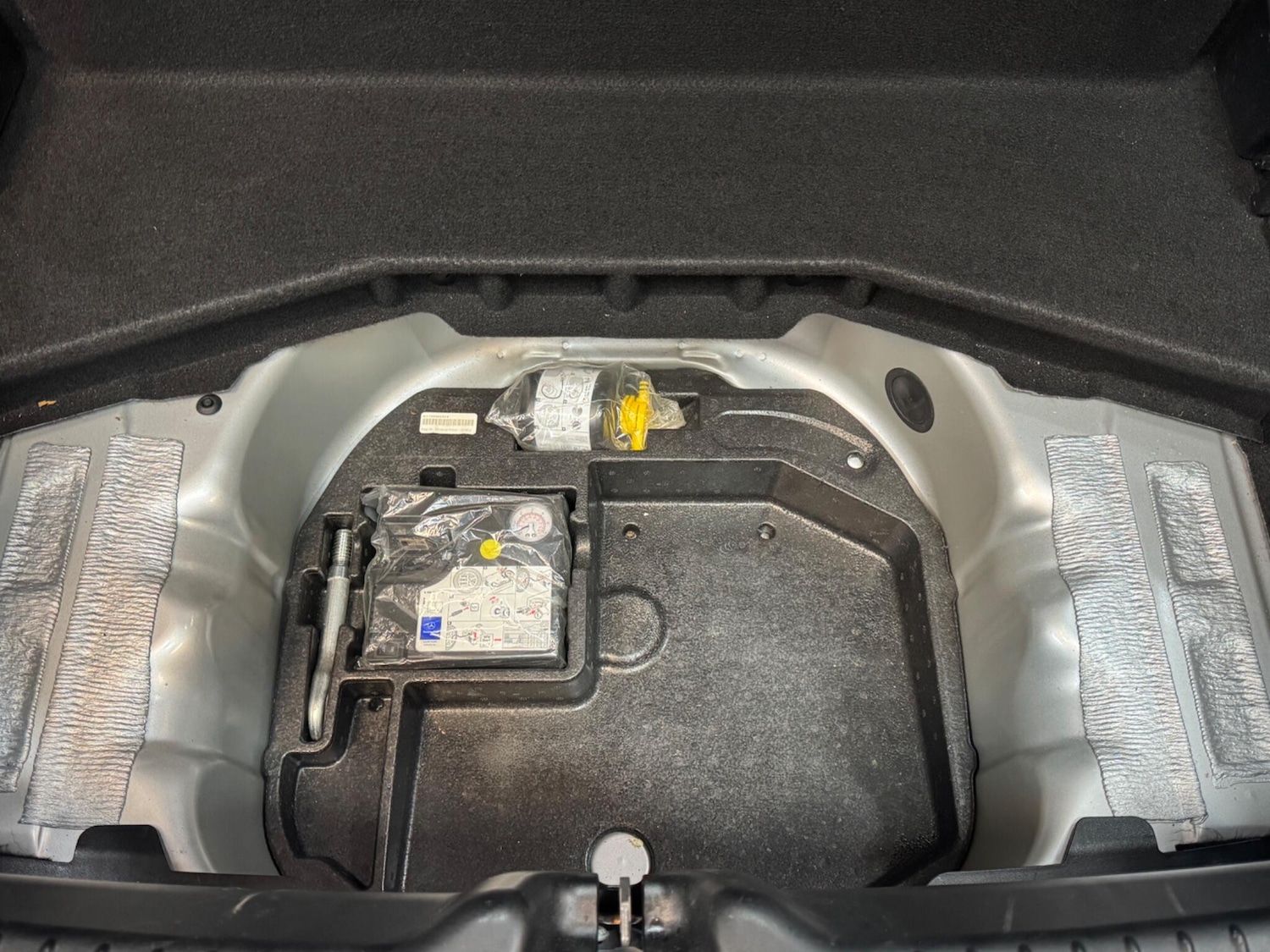 Used Mercedes-Benz SLC 2016 for sale - 76584439: Photo 25