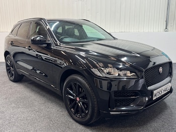 Used Jaguar F-Pace 2016 for sale - 76456602: Photo