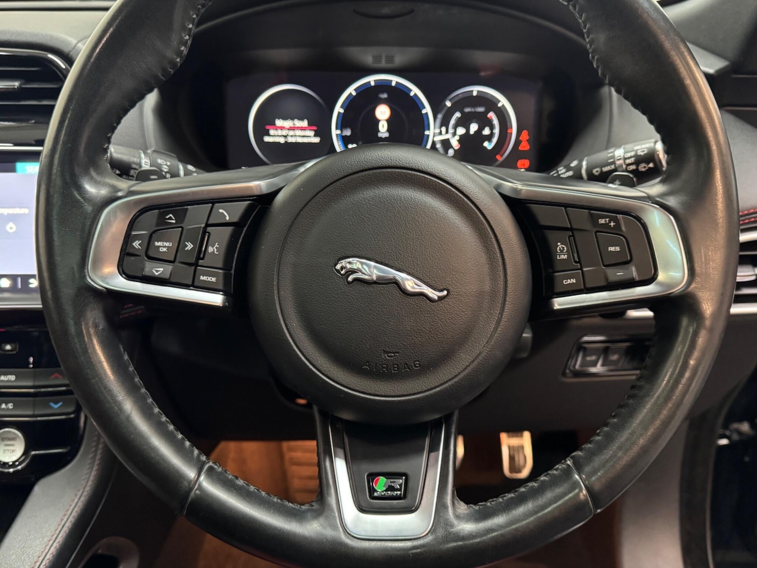 Used Jaguar F-Pace for sale - 76456602: Photo 22