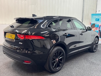 Used Jaguar F-Pace 2016 for sale - 76456602: Photo