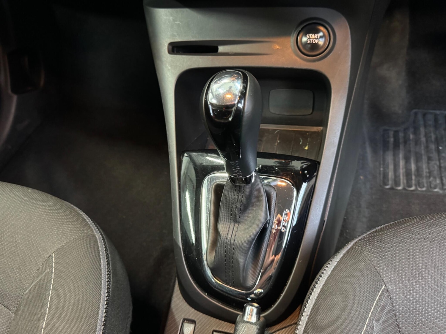 Used Renault Captur 2015 for sale - 77925902: Photo 14