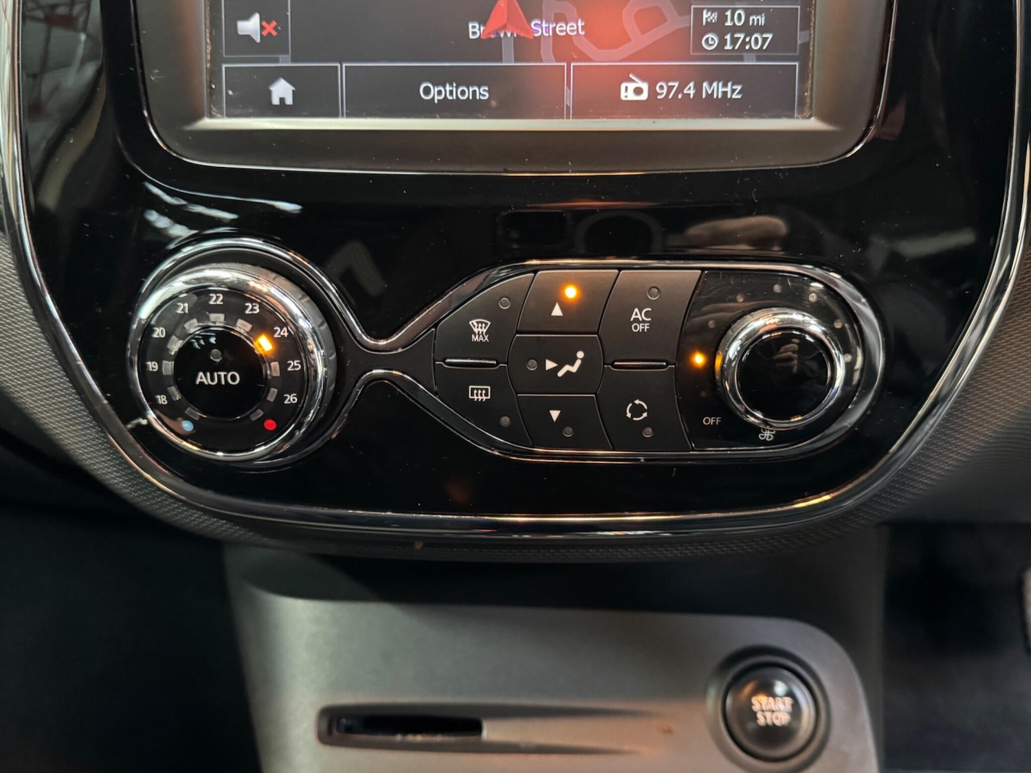 Used Renault Captur 2015 for sale - 77925902: Photo 16