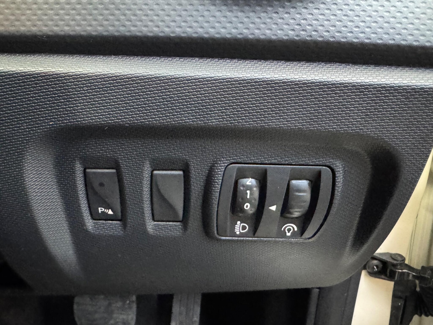 Used Renault Captur 2015 for sale - 77925902: Photo 18