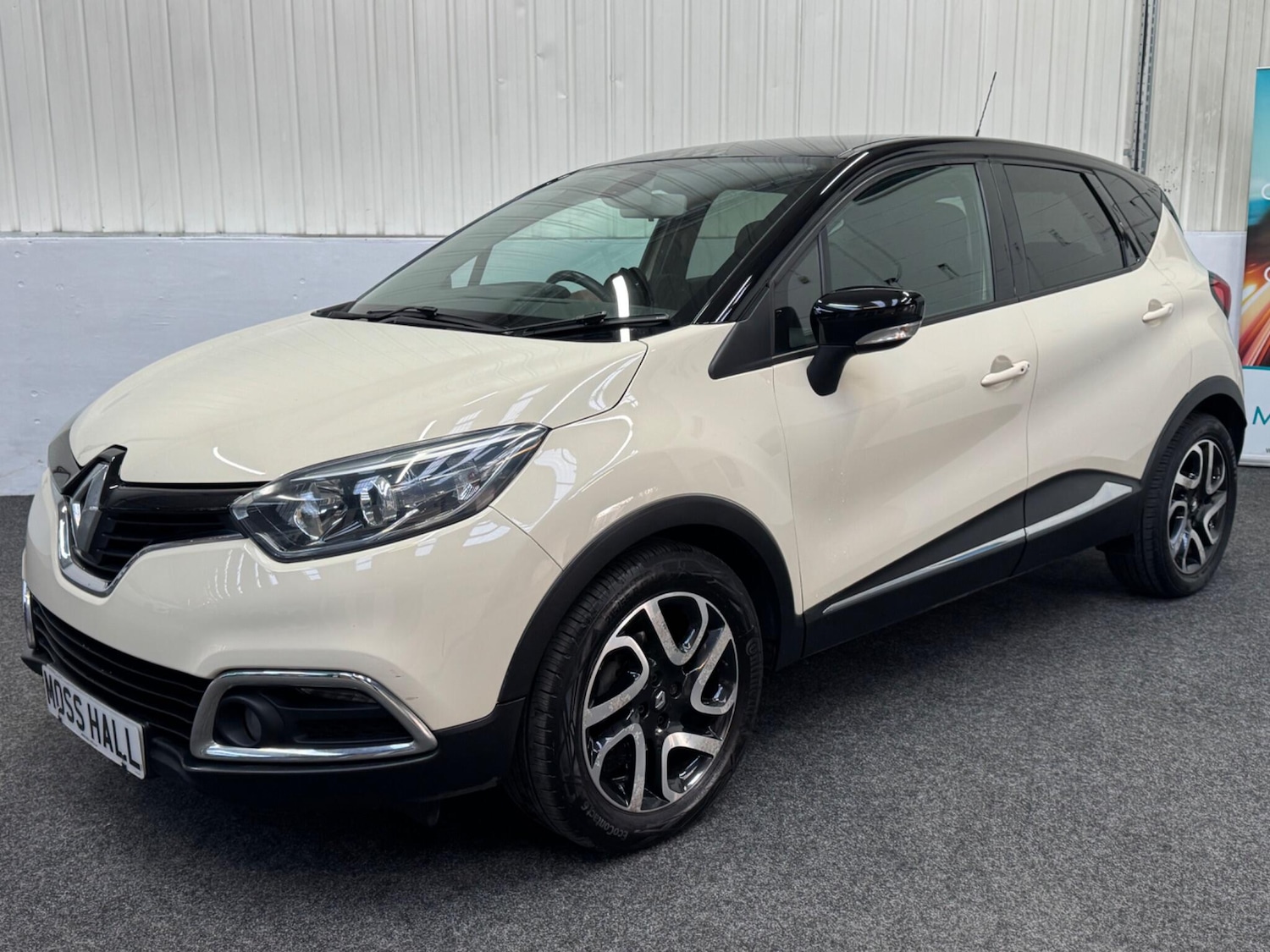 Used Renault Captur 2015 for sale - 77925902: Photo 3