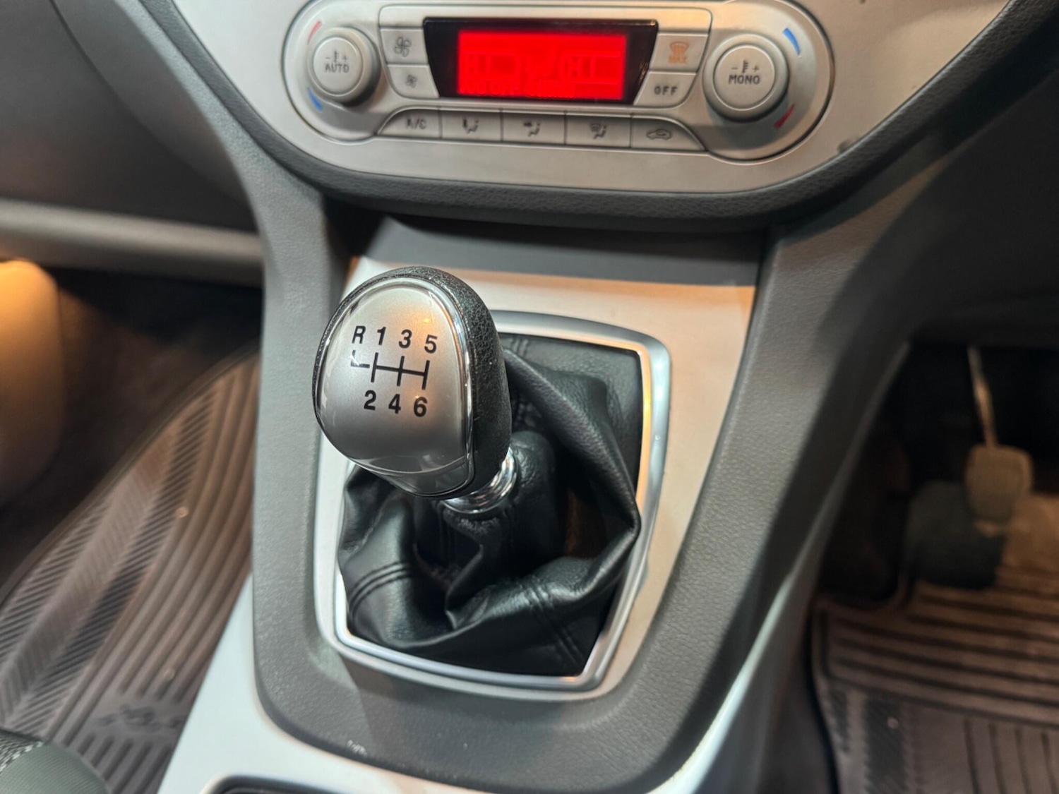 Used Ford Kuga 2011 for sale - 76398421: Photo 15