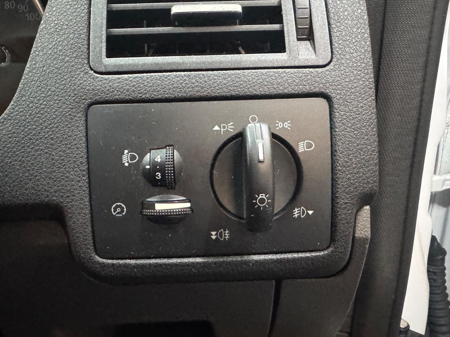 Used Ford Kuga 2011 for sale - 76398421: Photo 18