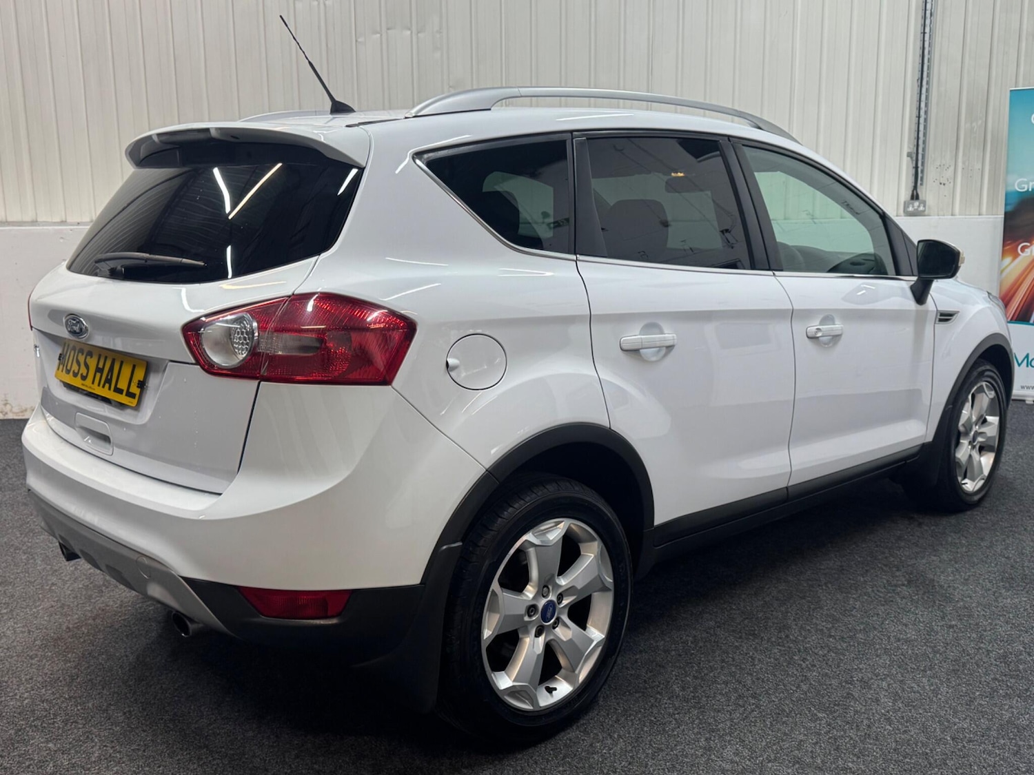 Used Ford Kuga 2011 for sale - 76398421: Photo 2