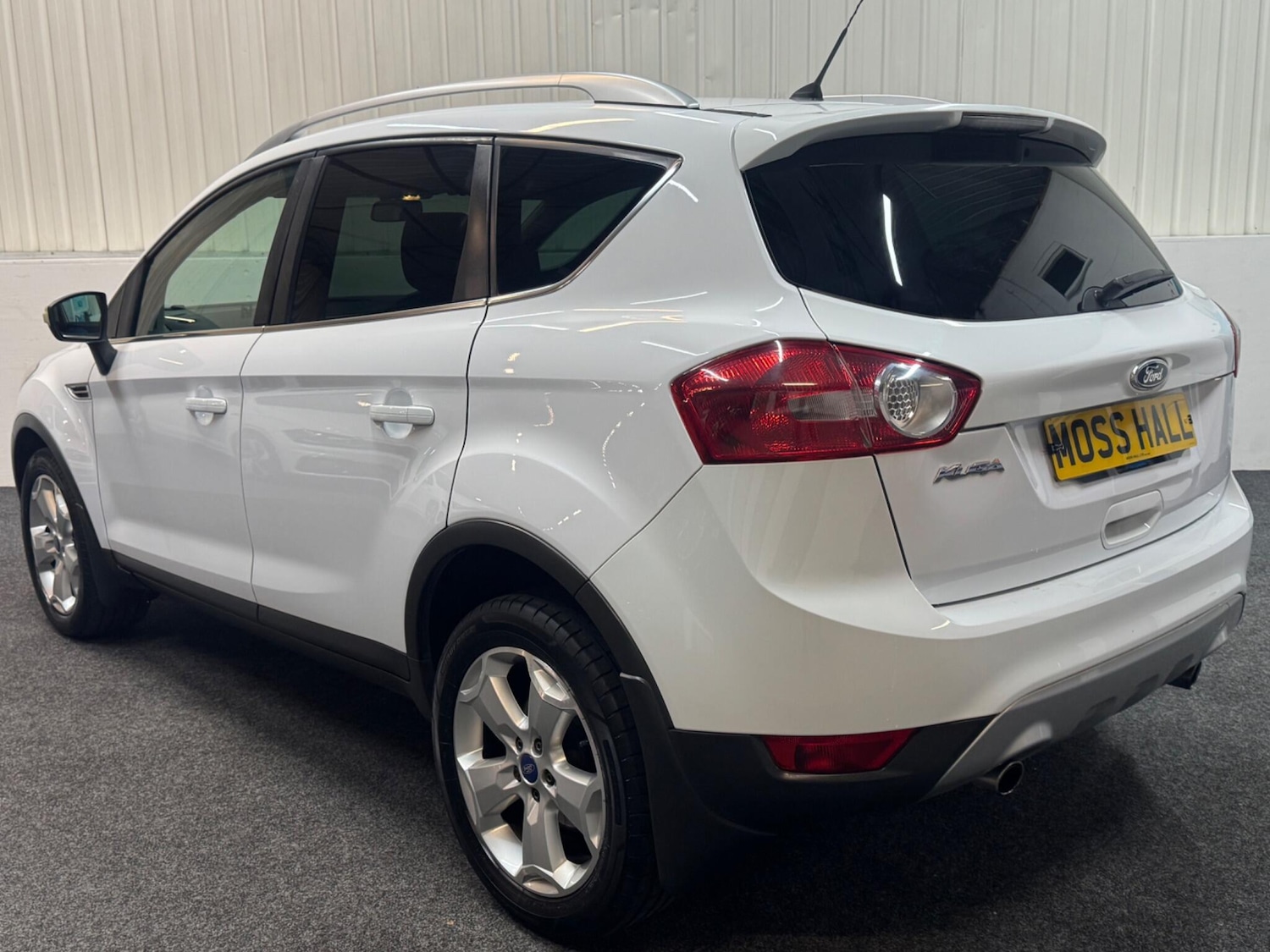 Used Ford Kuga 2011 for sale - 76398421: Photo 4