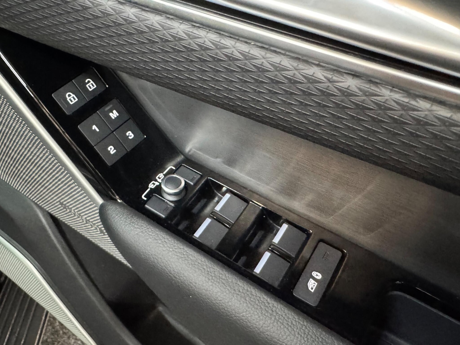 Used Land Rover Range Rover Velar 2021 for sale - 76433203: Photo 23