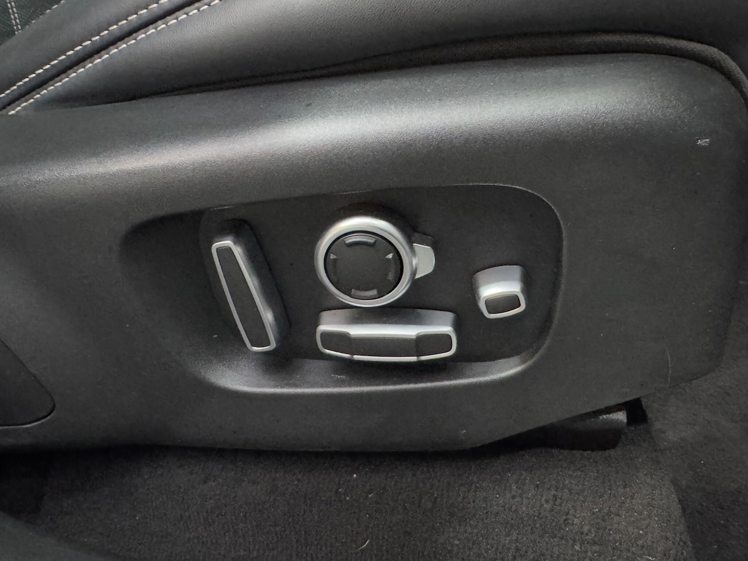 Used Land Rover Range Rover Velar 2022 for sale - 77305590: Photo 19