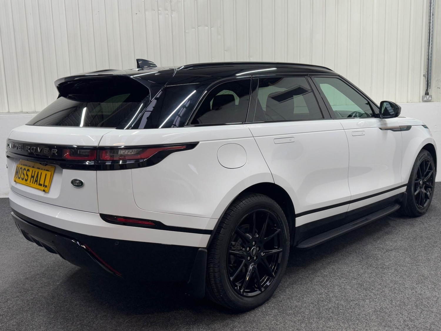 Used Land Rover Range Rover Velar 2022 for sale - 77305590: Photo 2