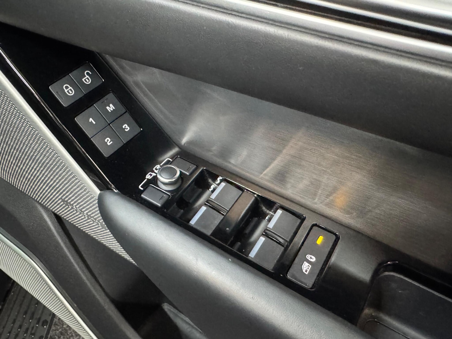 Used Land Rover Range Rover Velar 2018 for sale - 75940494: Photo 23