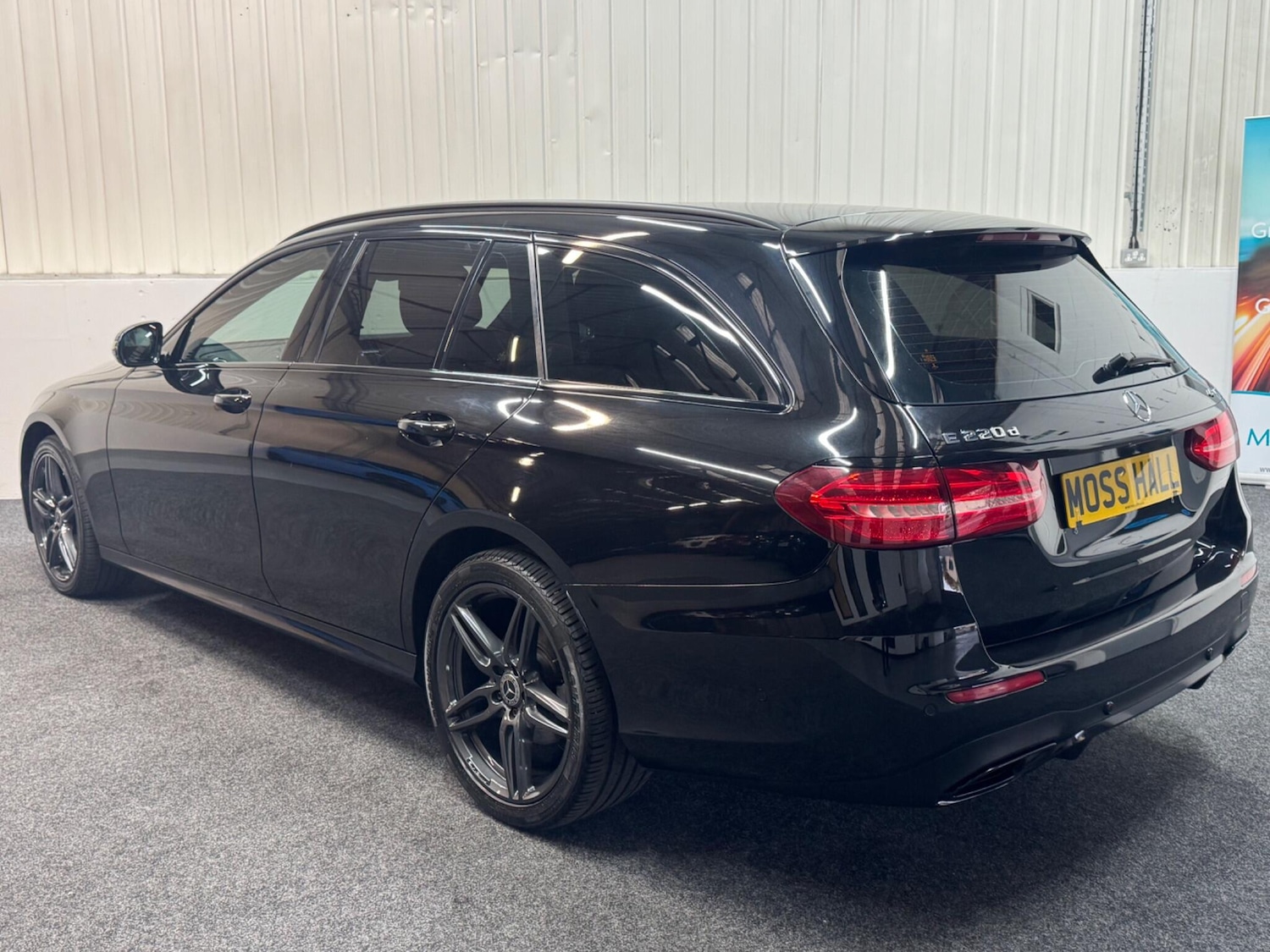 Used Mercedes-Benz E Class 2017 for sale - 76336768: Photo 4