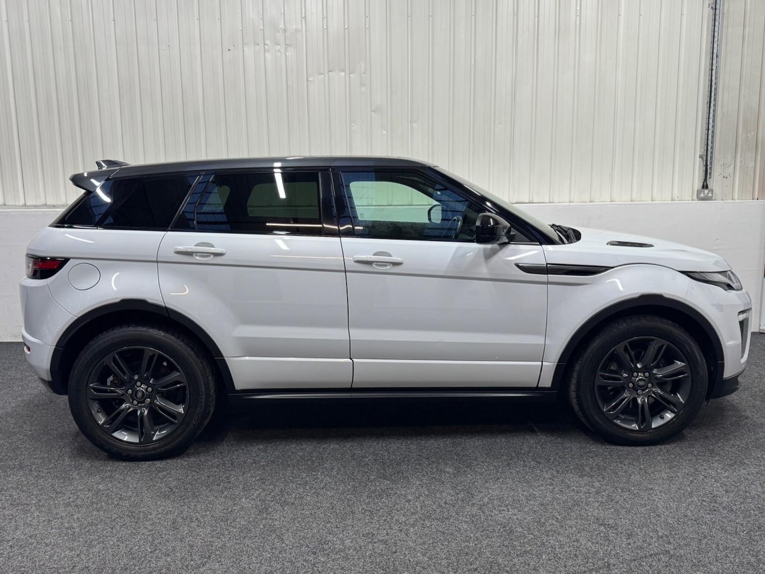 Used Land Rover Range Rover Evoque 2017 for sale - 76952874: Photo 5