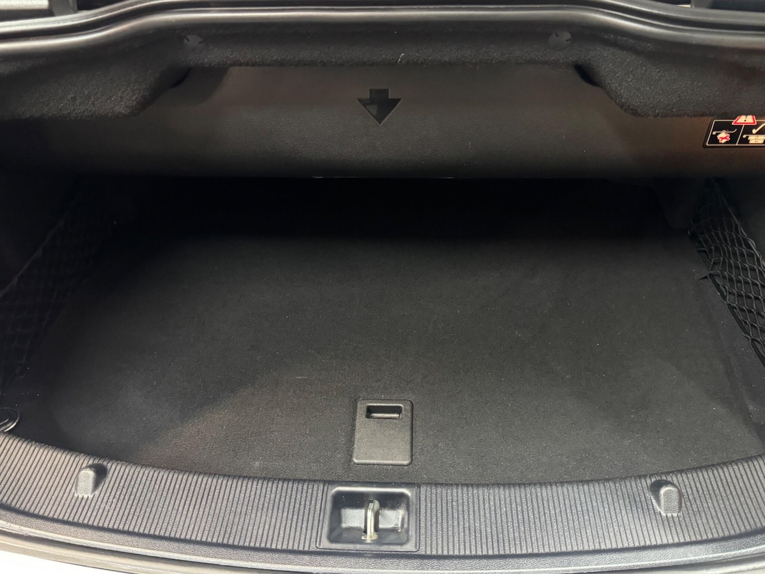 Used Mercedes-Benz E Class 2014 for sale - 76349480: Photo 20