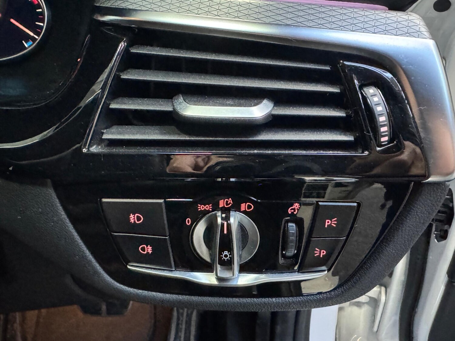 Used BMW 5 Series 2018 for sale - 76976173: Photo 23