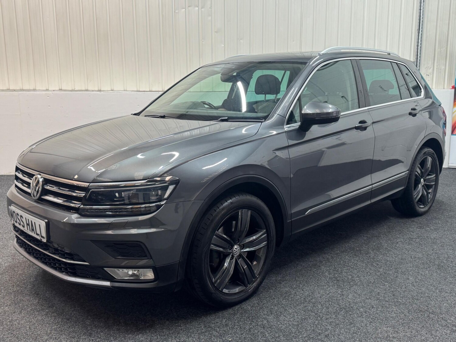 Used Volkswagen Tiguan 2017 for sale - 76032148: Photo 3