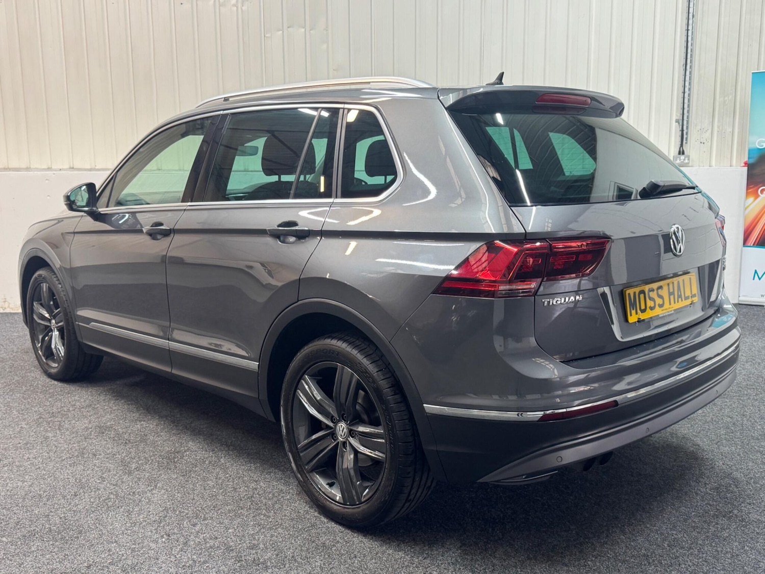 Used Volkswagen Tiguan 2017 for sale - 76032148: Photo 4