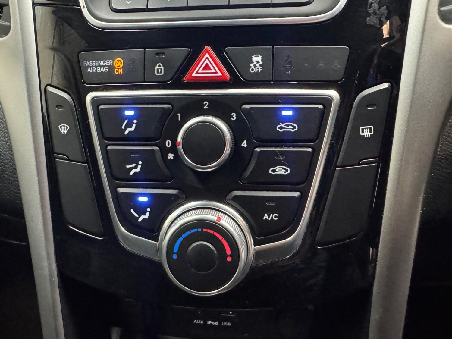 Used Hyundai i30 2014 for sale - 76399220: Photo 14