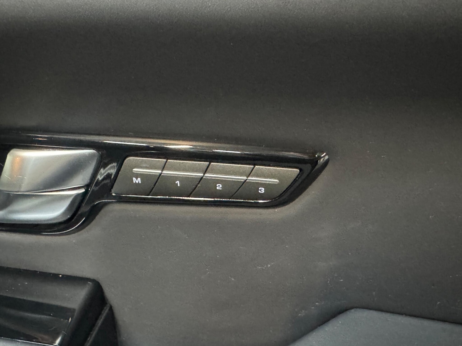 Used Land Rover Range Rover Evoque 2018 for sale - 76585290: Photo 18